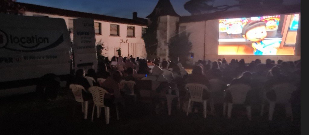 actualité cinéma plein air à la Cailletiere - Dolus